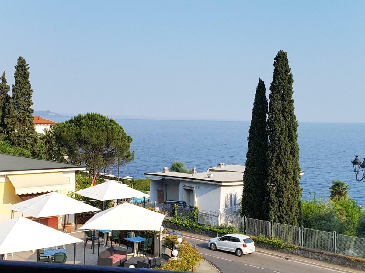 Made In Brazil Hotel Gardone Riviera Bagian luar foto